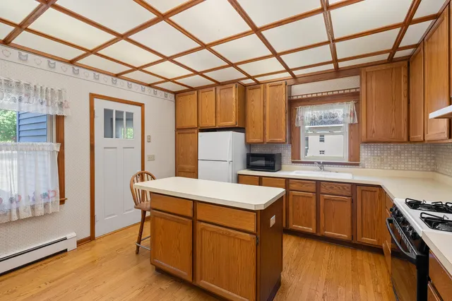 $400,000 | 508 North Van Buren Street, Bloomingdale, MI 49026