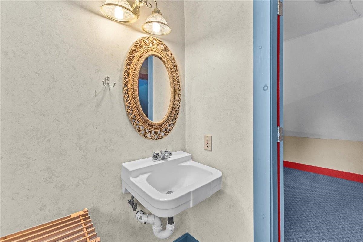 2327 Highway 5A Sutton, VT 05871 - Photo 22 of 32