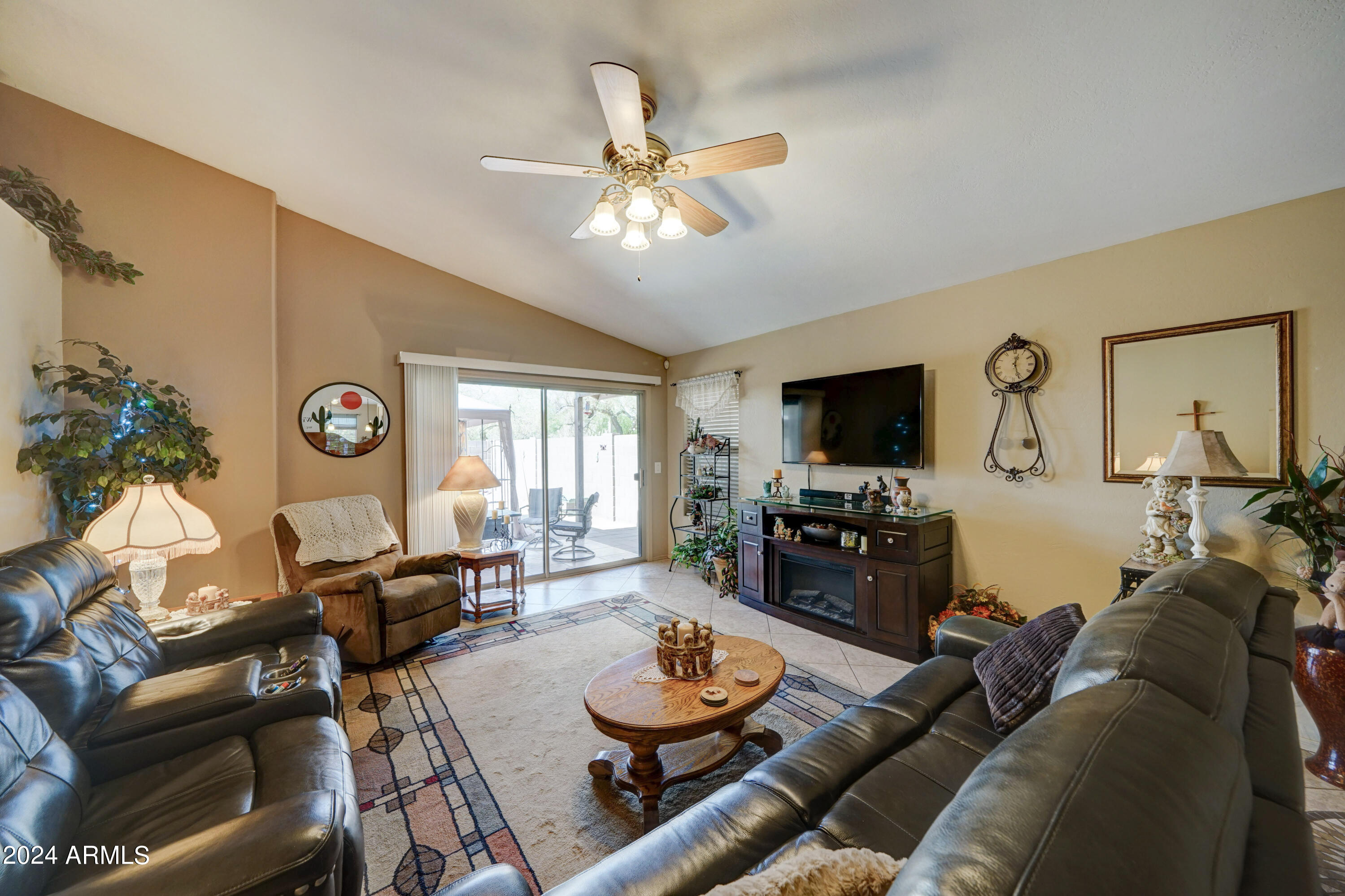 3826 South Bowman Road Apache Junction, AZ 85119 - Photo 4 of 29 3826 S Bowman-6