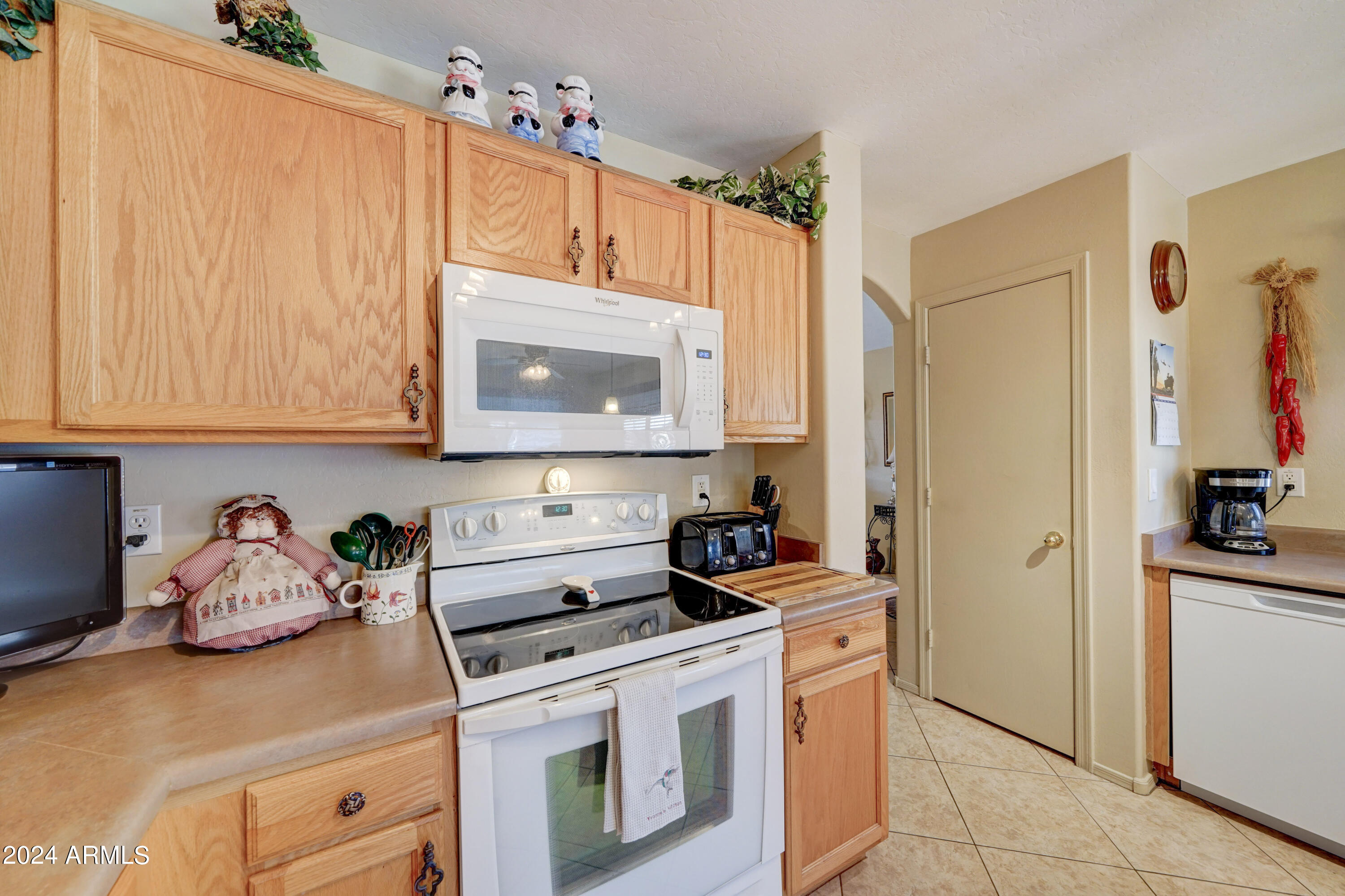 3826 South Bowman Road Apache Junction, AZ 85119 - Photo 6 of 29 3826 S Bowman-8