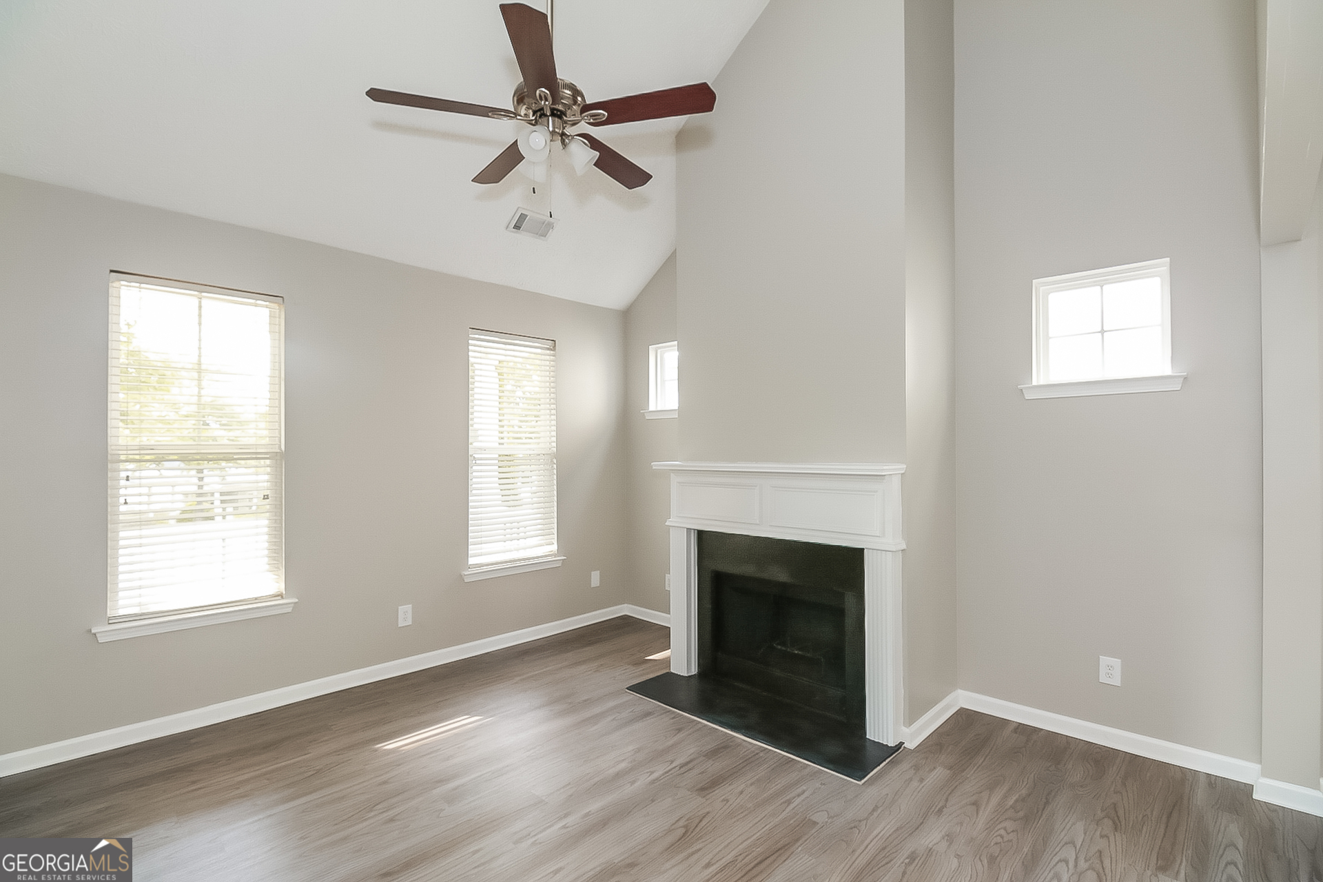 4627 Legacy Square Atlanta, GA 30349 - Photo 8 of 17