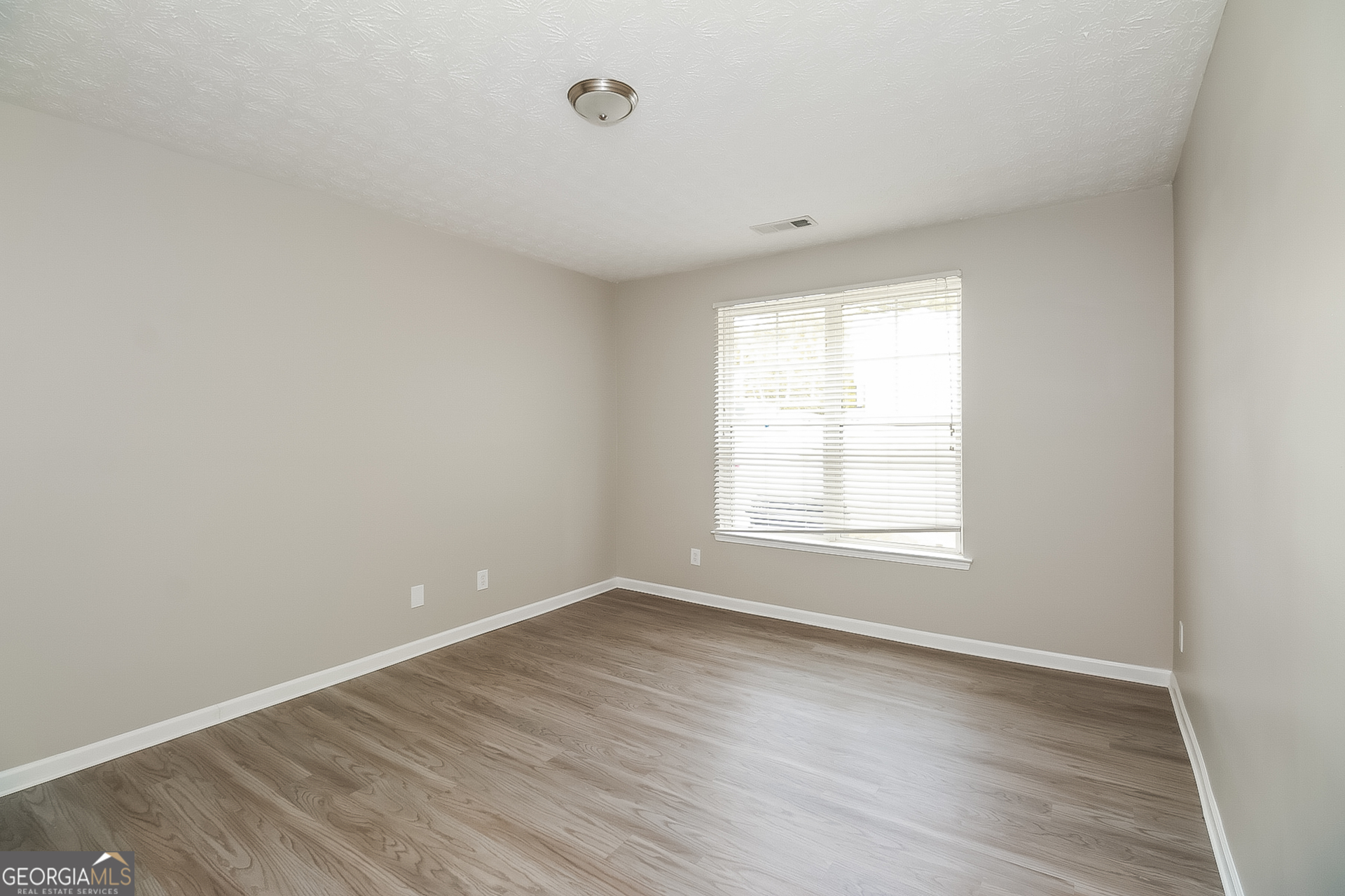 4627 Legacy Square Atlanta, GA 30349 - Photo 10 of 17