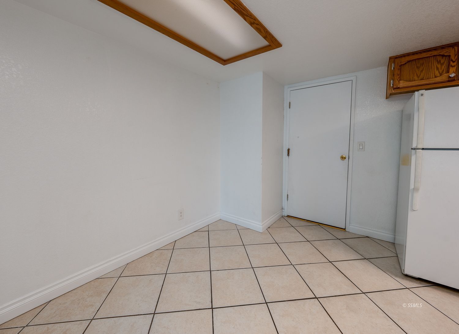 241 East Upjohn Avenue Ridgecrest, CA 93555 - Photo 9 of 28