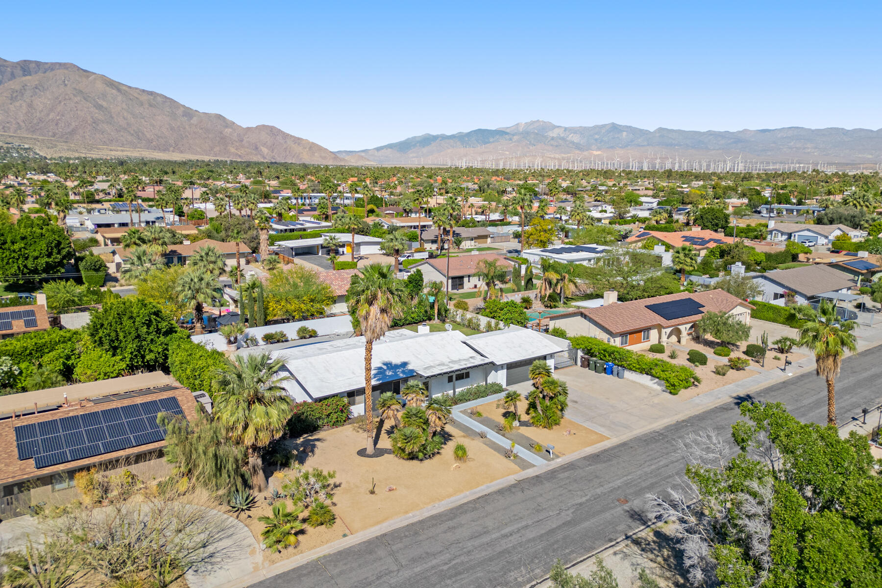2275 North Sandra Road Palm Springs, CA 92262 - Photo 42 of 42 .