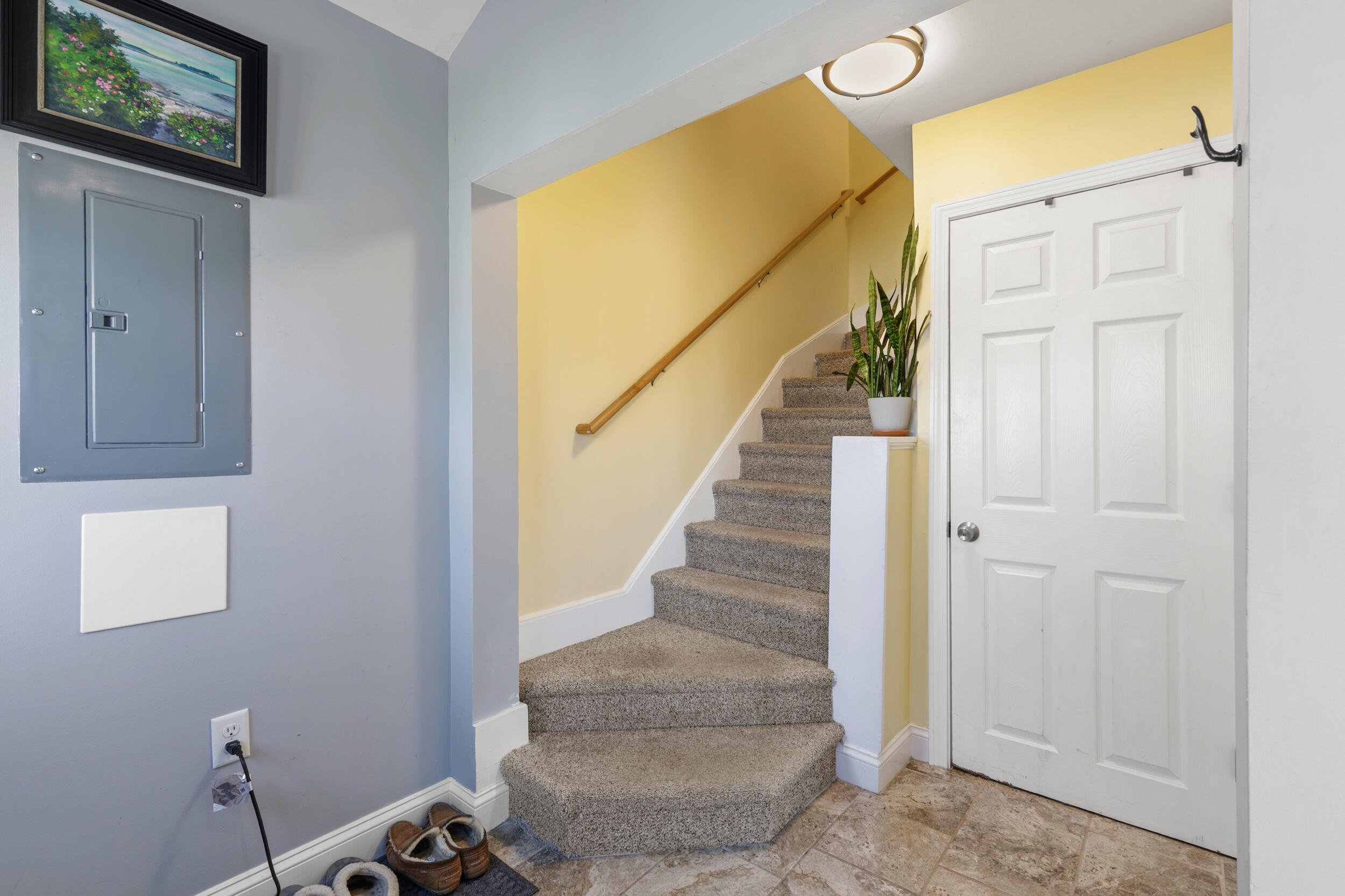 313 R Warren Avenue Portland, ME 04103 - Photo 15 of 41 313R Warren Ave_ Portland_ ME 04103_ USA