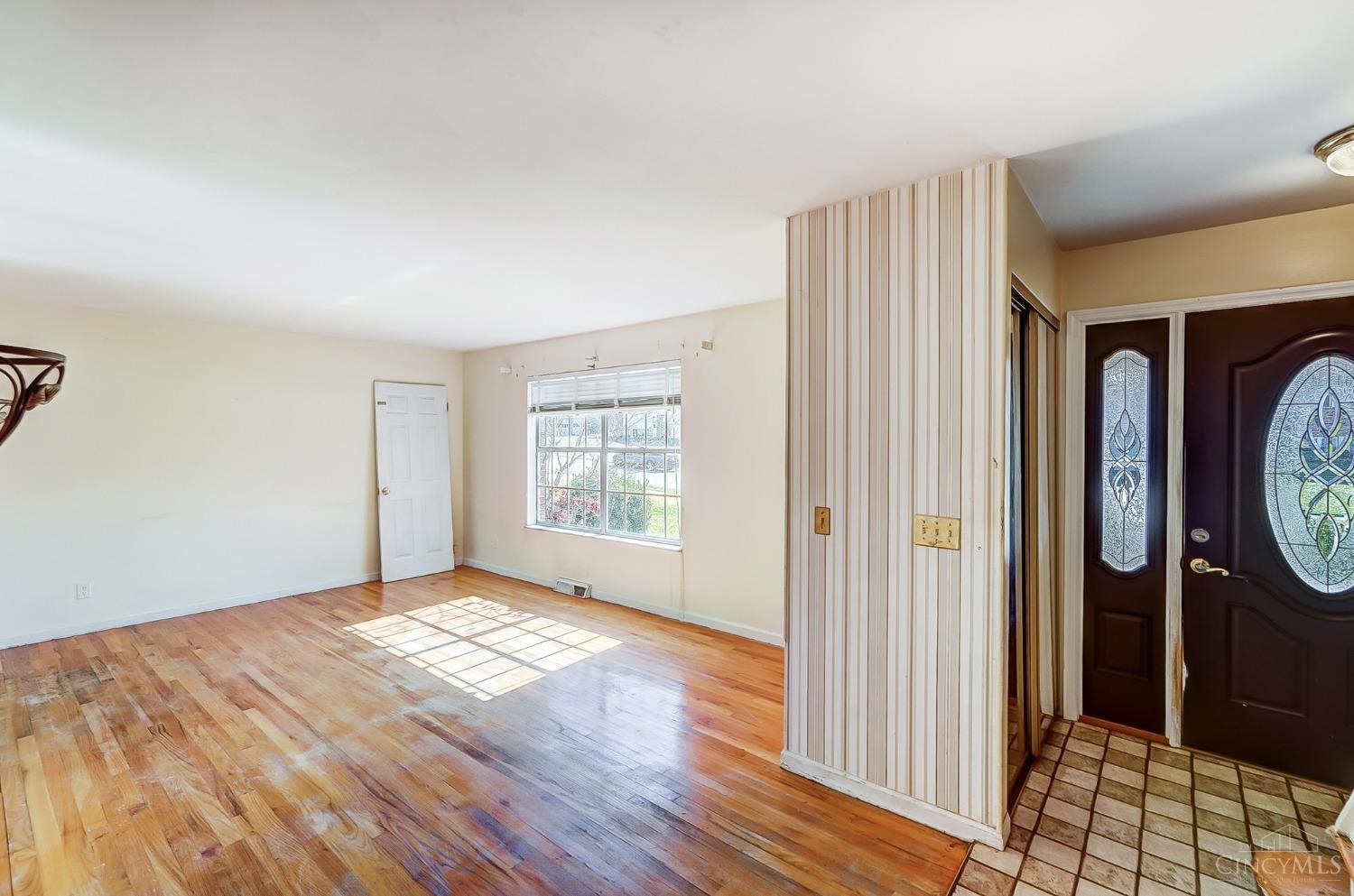 4308 Turf Lane Cincinnati, OH 45211 - Photo 6 of 46
