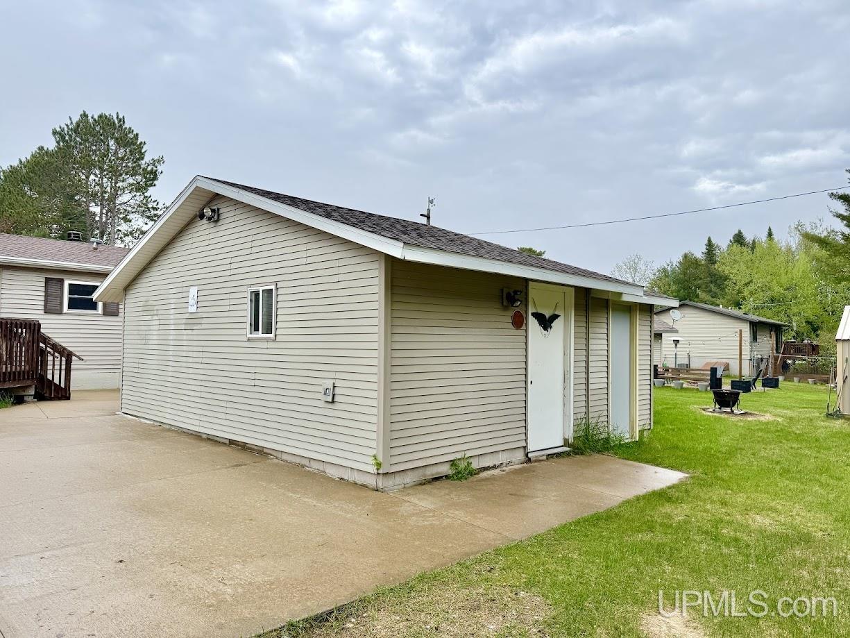 3873 14.5 Road Escanaba, MI 49829 - Photo 5 of 41
