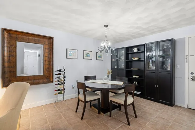 $359,000 | 7 Greenbriar Drive, Unit 304, North Reading, MA 01864