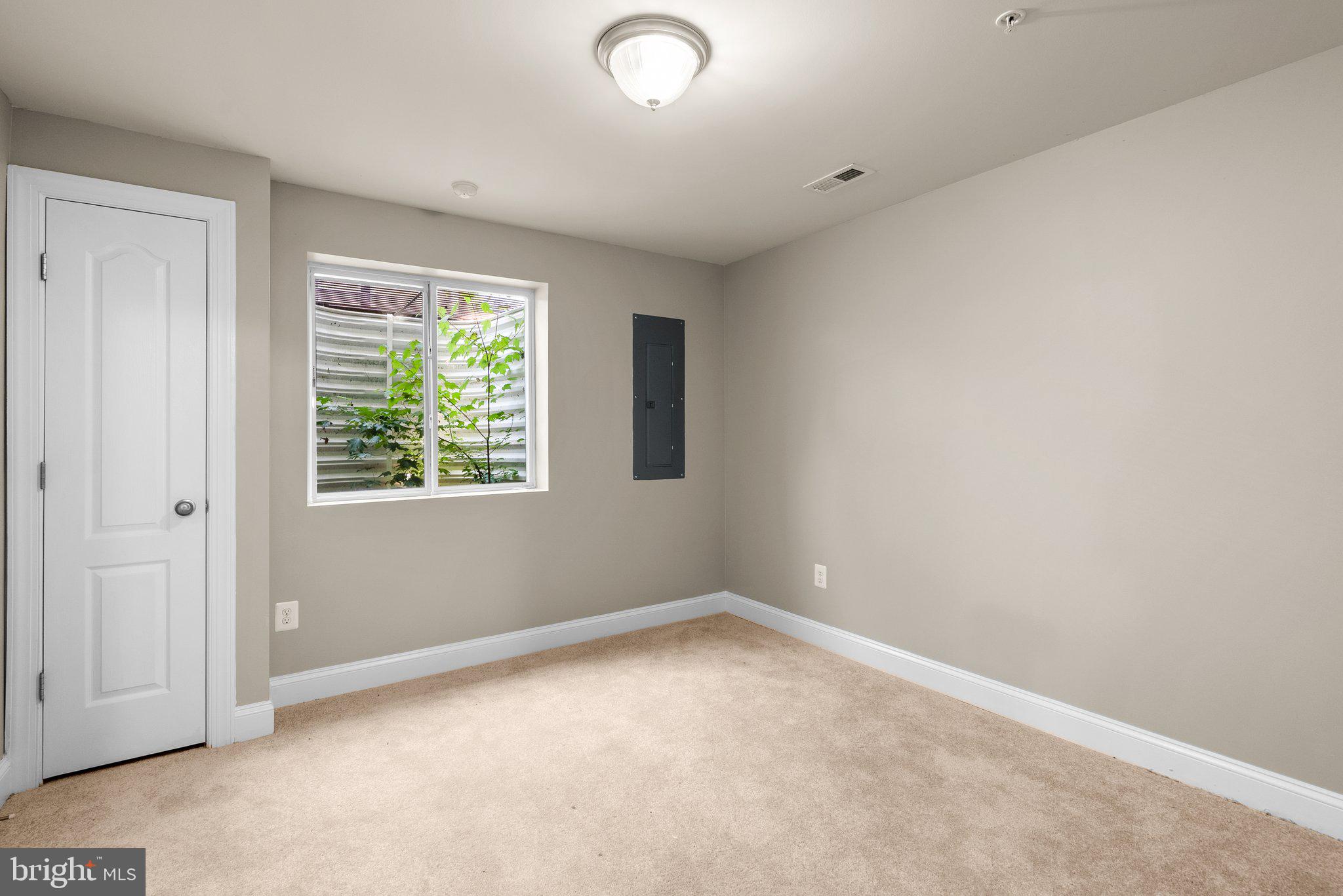 9602 Pep Rally Lane Waldorf, MD 20603 - Photo 40 of 44 an empty room with windows