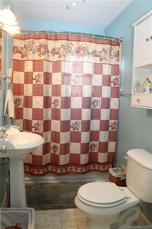 415 Loop Road Hendersonville, NC 28792 - Photo 8 of 9 Gallery Image 8