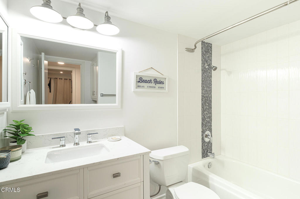 2375 Martinique Lane Oxnard, CA 93035 - Photo 14 of 26