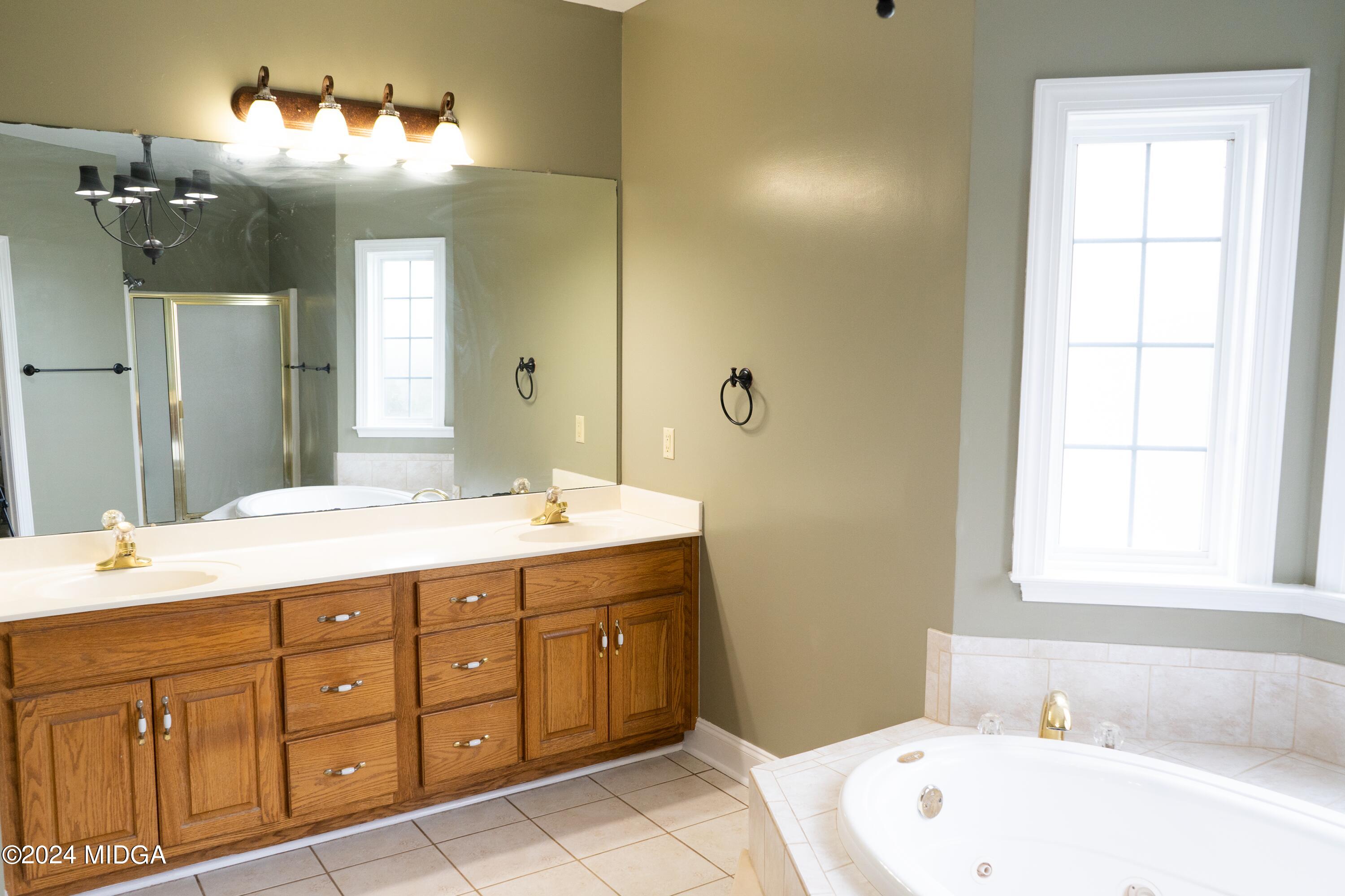 4104 Sardis Church Road Macon, GA 31216 - Photo 23 of 38 Main bathroom 2