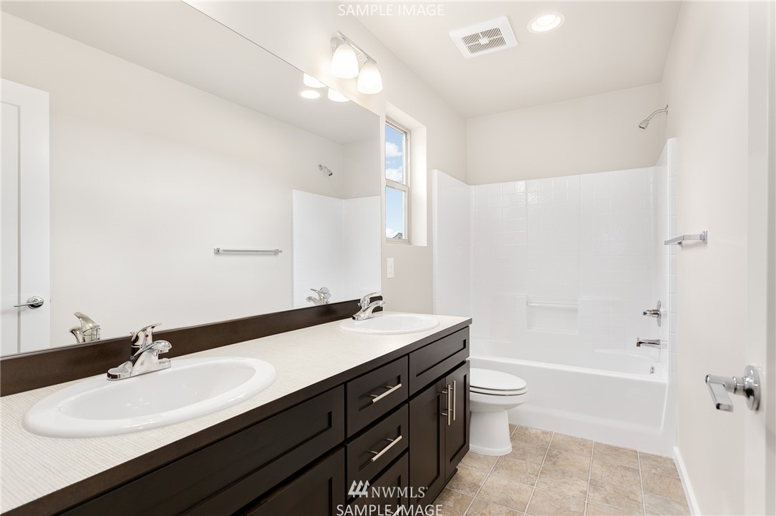 315 Southwest Langston Road, Unit 2 Renton, WA 98057 - Photo 20 of 24