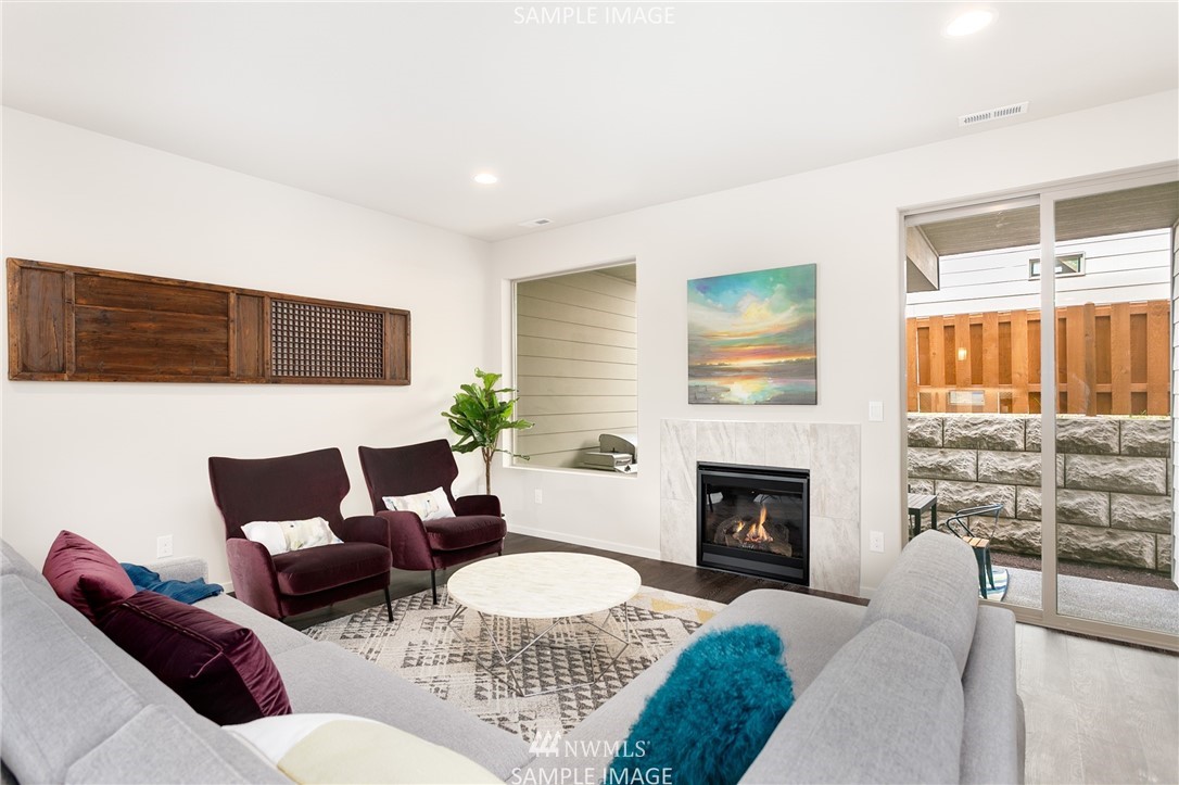 315 Southwest Langston Road, Unit 2 Renton, WA 98057 - Photo 3 of 24