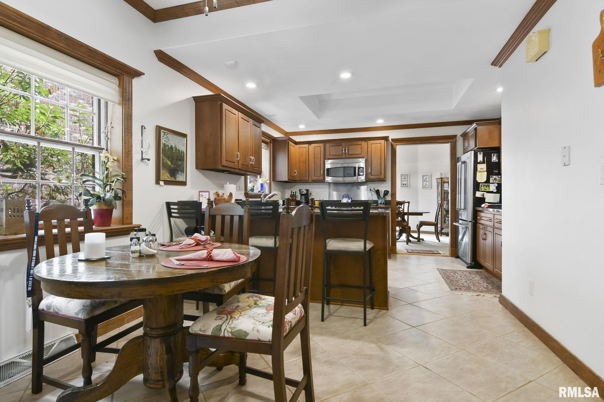 100 Timberridge Drive Springfield, IL 62702 - Photo 8 of 48