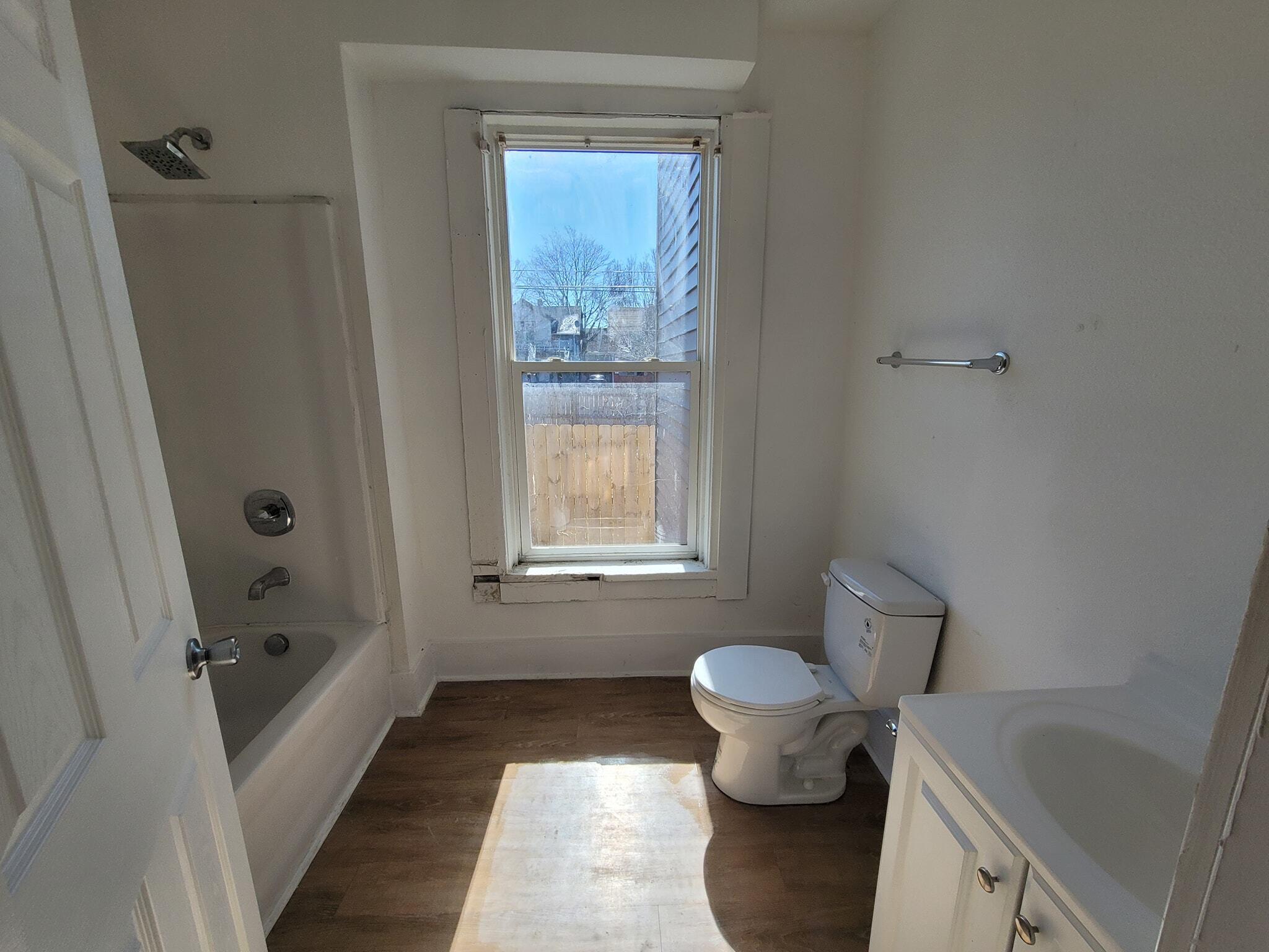 1841 Center Street, Unit 1843 1845 Racine, WI 53403 - Photo 16 of 19 10227277209618152