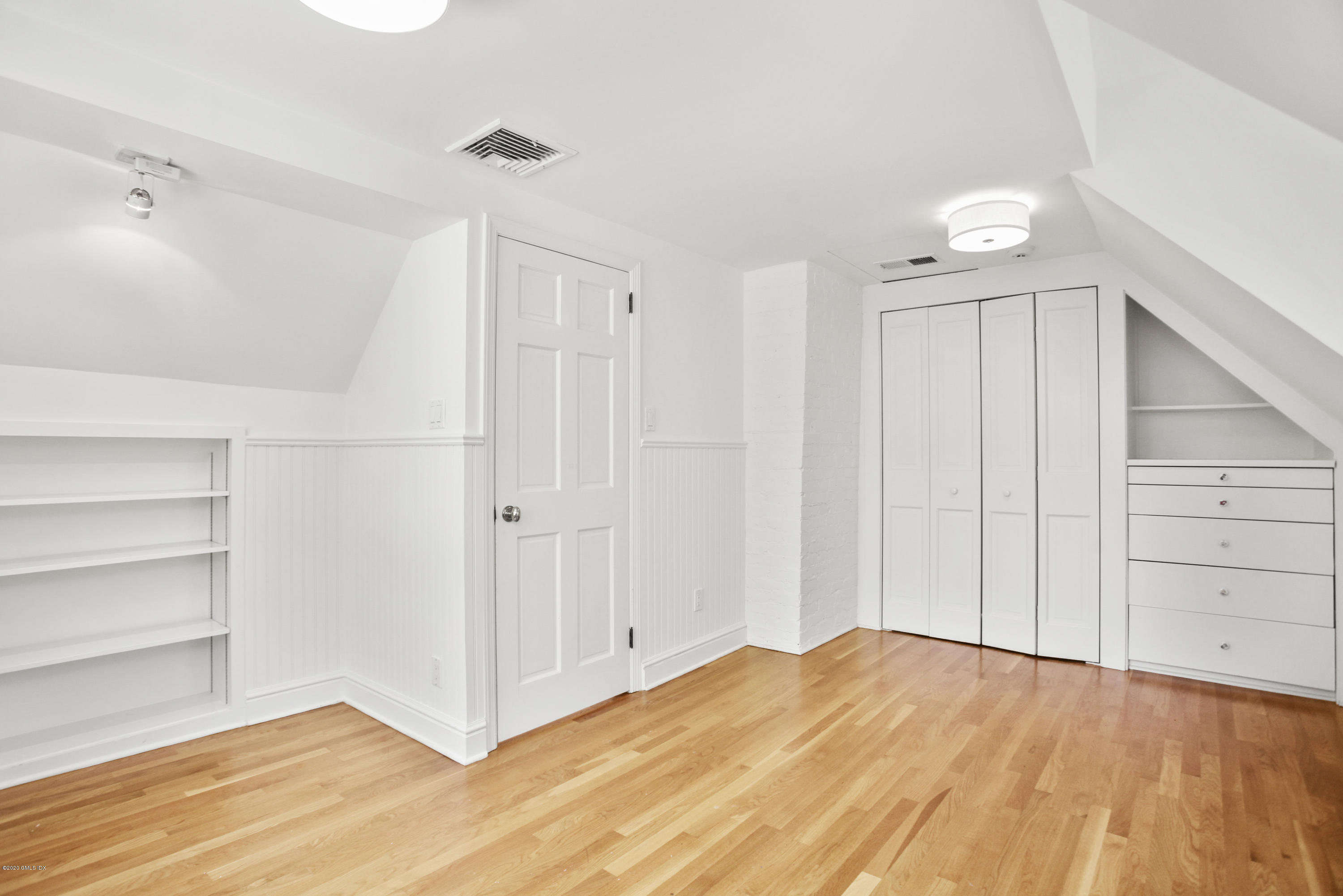 29 Weston Hill Road Riverside, CT 06878 - Photo 35 of 39 a view of an empty room