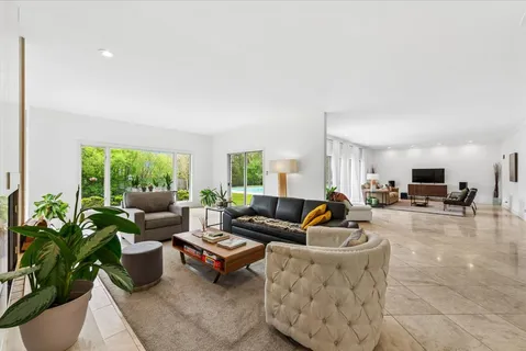 $1,750,000 | 14 Winnfield Circle, Northfield, IL 60093