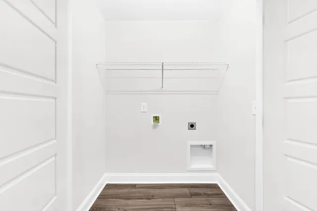 a view of walk in closet