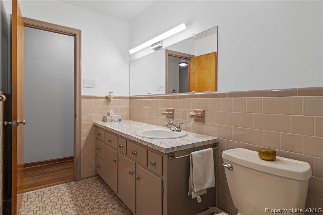 393 Whealton Road Hampton, VA 23605 - Photo 12 of 26 Gallery Image 12