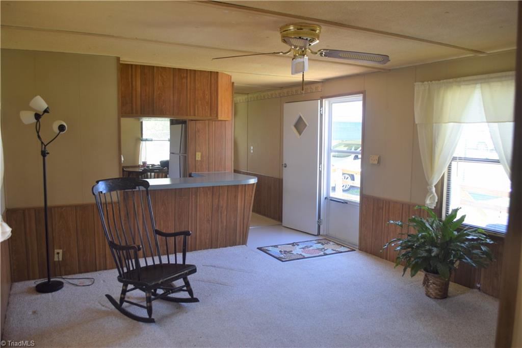 217 Wintbrook Road Thomasville, NC 27360 - Photo 3 of 15 Living Room