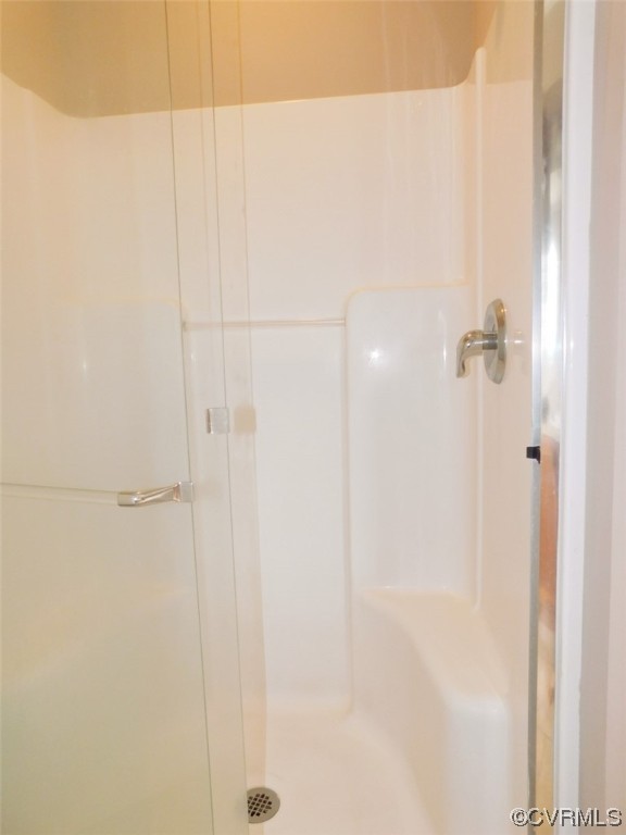 109 Jay's Road Farmville, VA 23901 - Photo 16 of 31 a bathroom with a shower