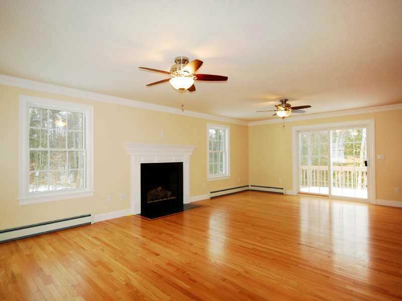 30 Old Colony Lane Cumberland, ME 04021 - Photo 8 of 28 Living Room.