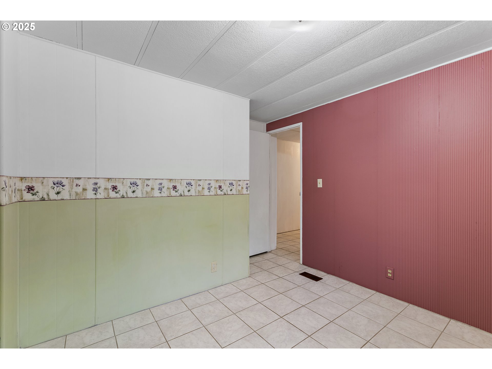 1782 Cole Road South Salem, OR 97306 - Photo 16 of 43 a view of an empty room