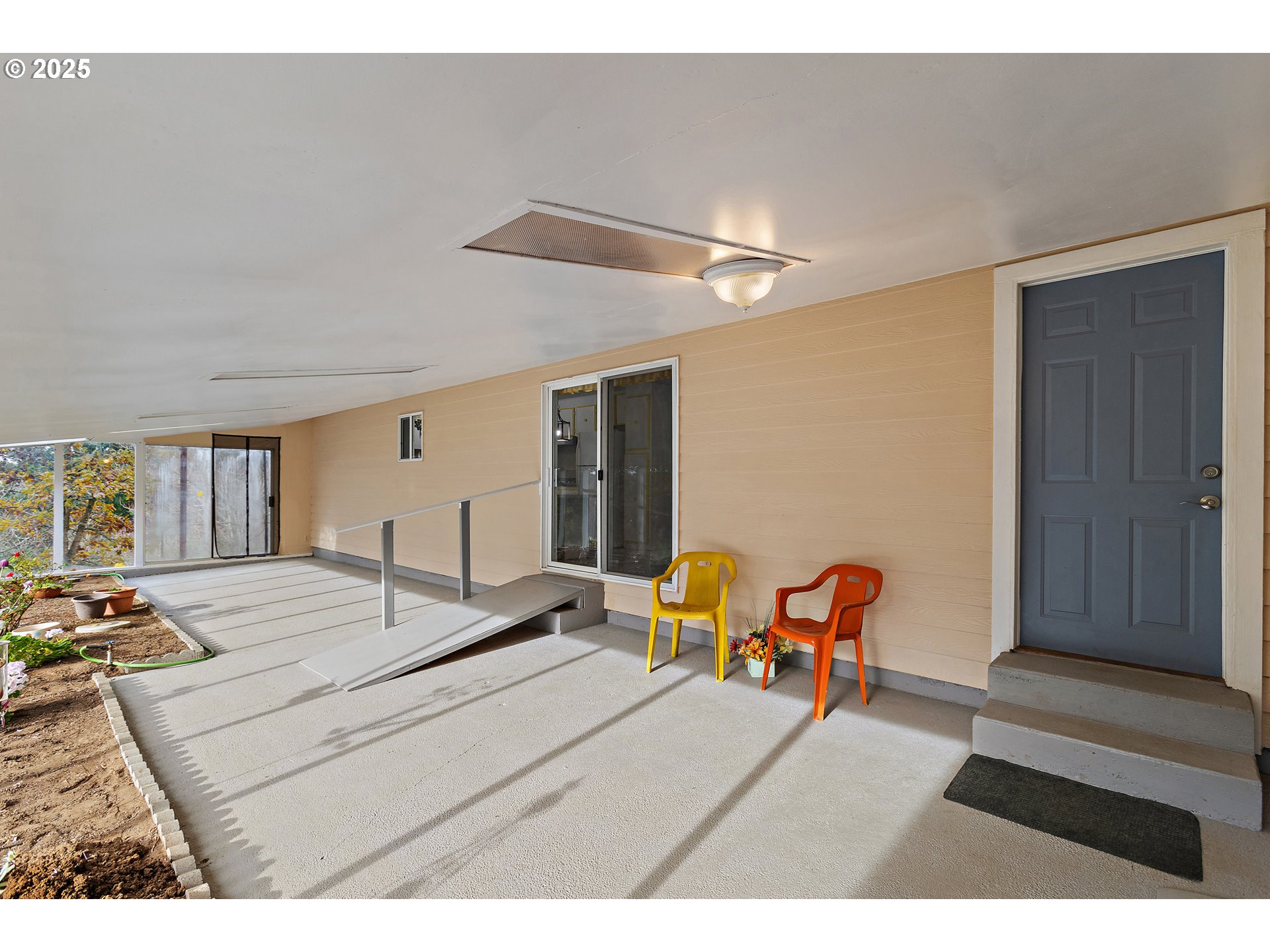 1782 Cole Road South Salem, OR 97306 - Photo 18 of 43 a bedroom with a bed and wooden floor