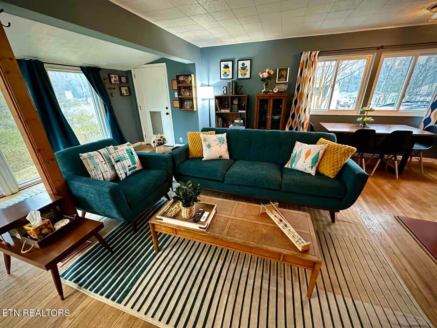 104 West Malta Road Oak Ridge, TN 37830 - Photo 6 of 22 Living Room