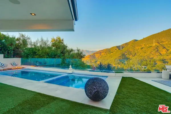 $17,000 | 3437 Troy Drive, Los Angeles, CA 90068