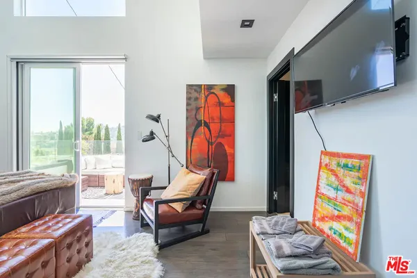 $17,000 | 3437 Troy Drive, Los Angeles, CA 90068