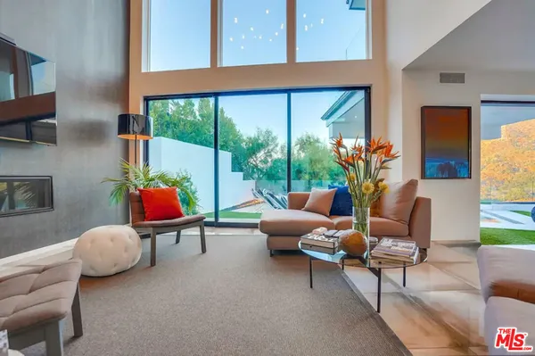 $17,000 | 3437 Troy Drive, Los Angeles, CA 90068