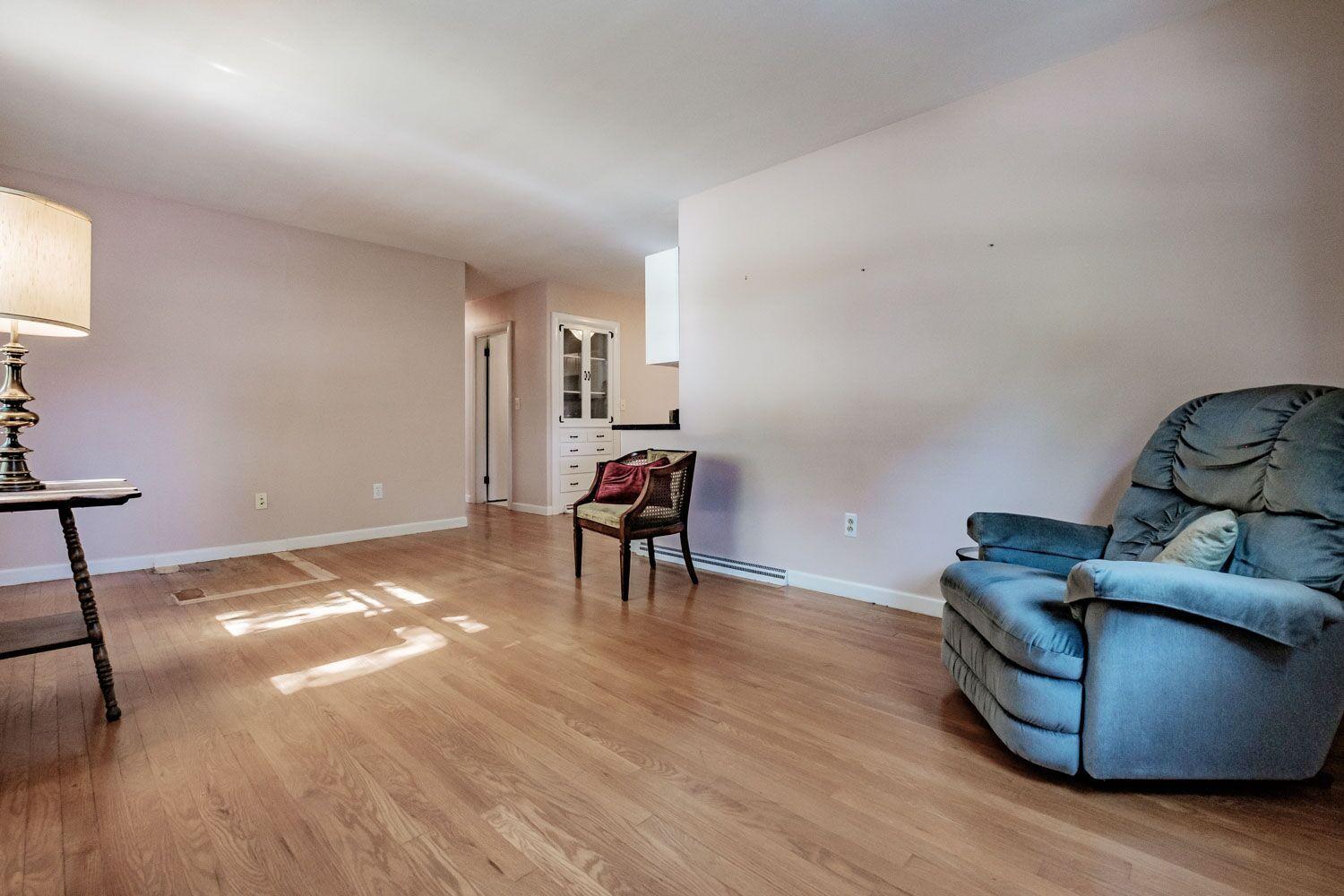 14 Hamlin Road Falmouth, ME 04105 - Photo 13 of 35 02u6boQA