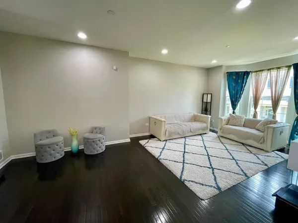 $3,100 | 2889 Henley Lane, Naperville, IL 60540