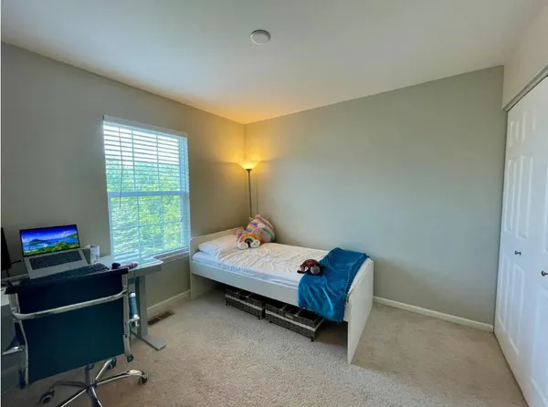 $3,100 | 2889 Henley Lane, Naperville, IL 60540