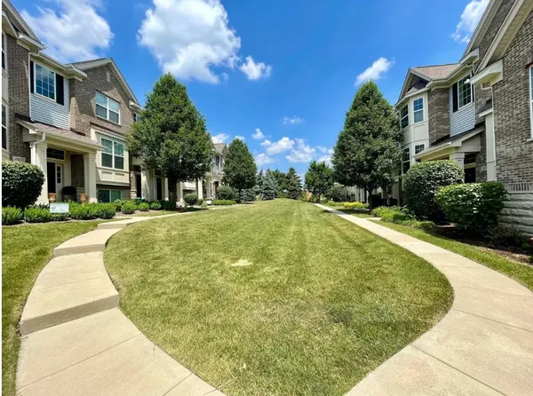 $3,100 | 2889 Henley Lane, Naperville, IL 60540