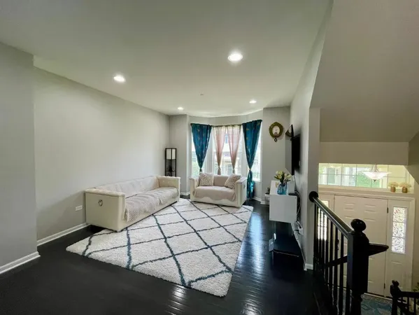 $3,100 | 2889 Henley Lane, Naperville, IL 60540