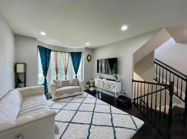 $3,100 | 2889 Henley Lane, Naperville, IL 60540