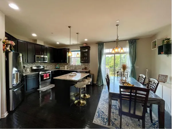 $3,100 | 2889 Henley Lane, Naperville, IL 60540