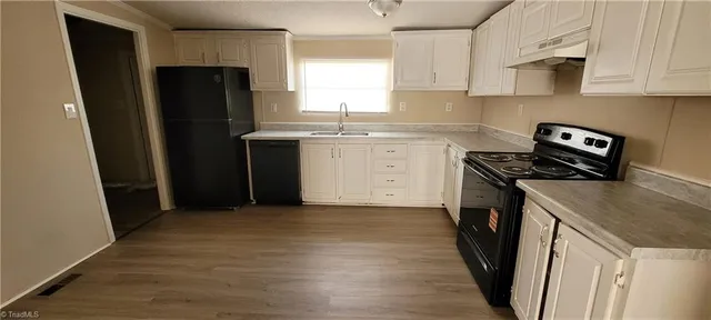 $1,395 | 724 Creek Ridge Road, Unit 165, Greensboro, NC 27406