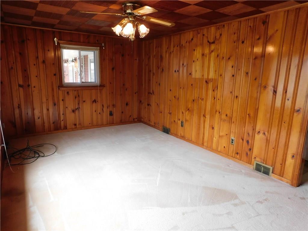 743 Saxonburg Road Butler, PA 16002 - Photo 3 of 24
