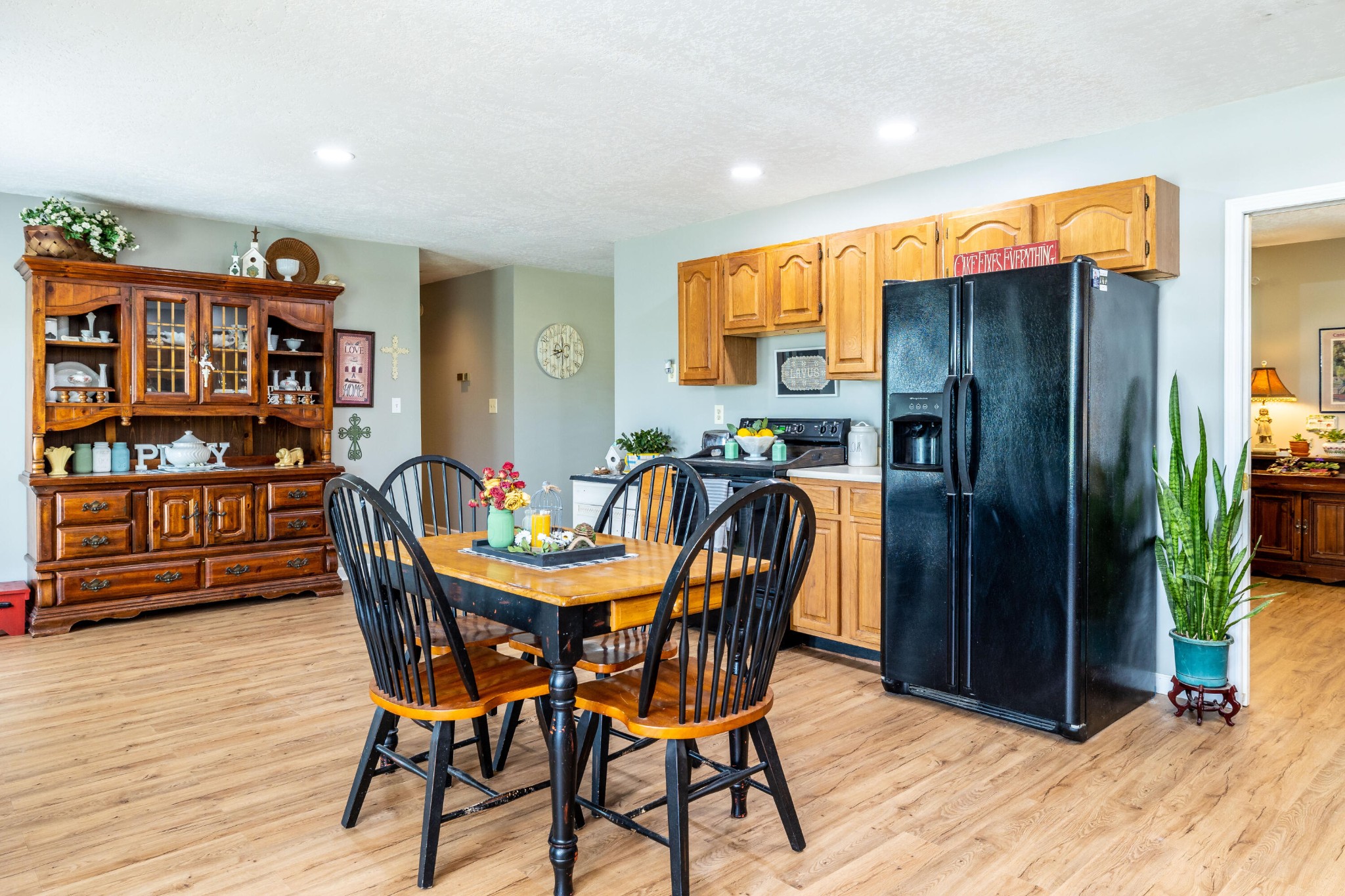 442 Wilaway Road Maryville, TN 37801 - Photo 11 of 37 a dining room with furniture and window