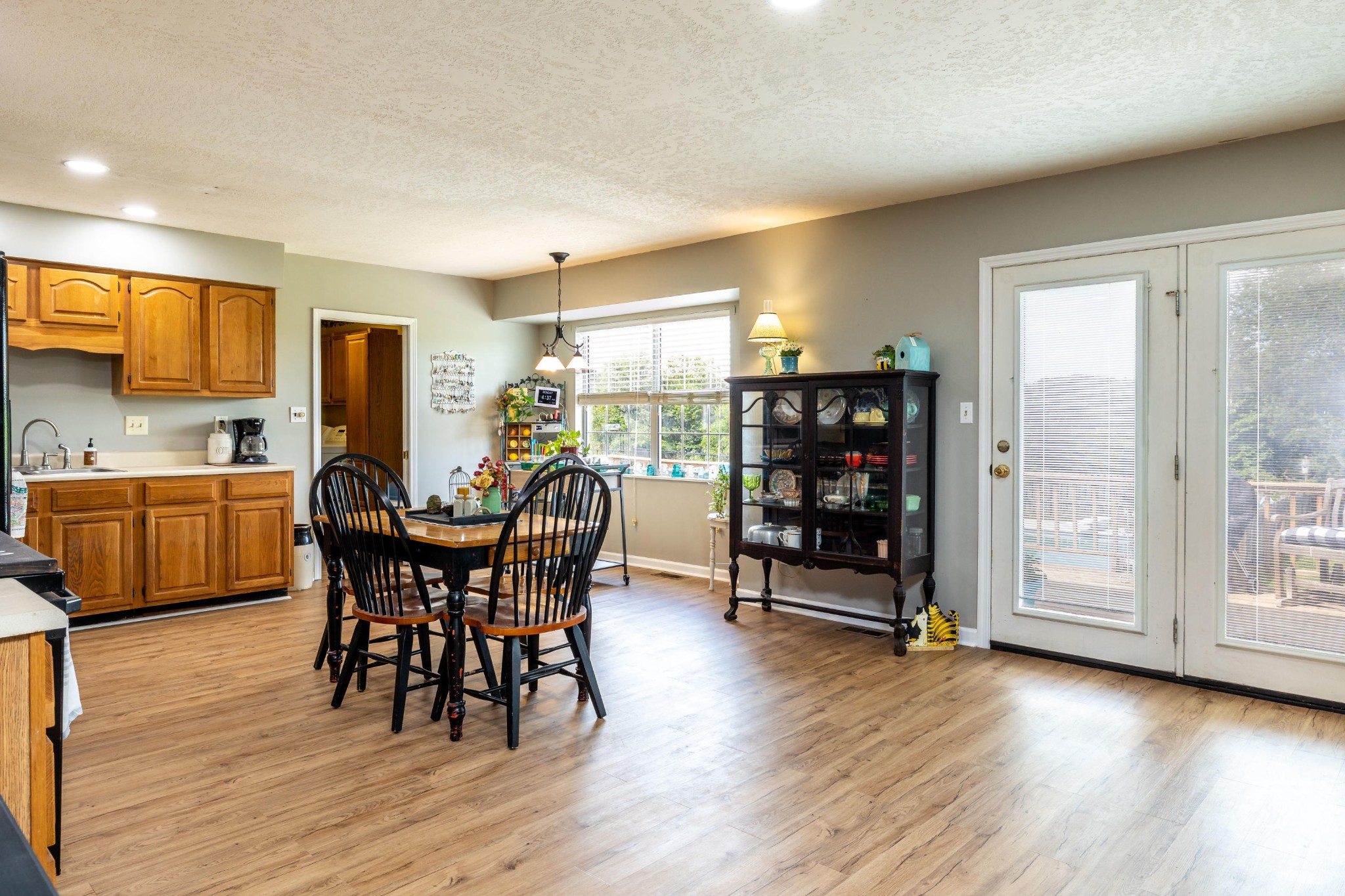 442 Wilaway Road Maryville, TN 37801 - Photo 16 of 37 a view of a dining room with furniture and window