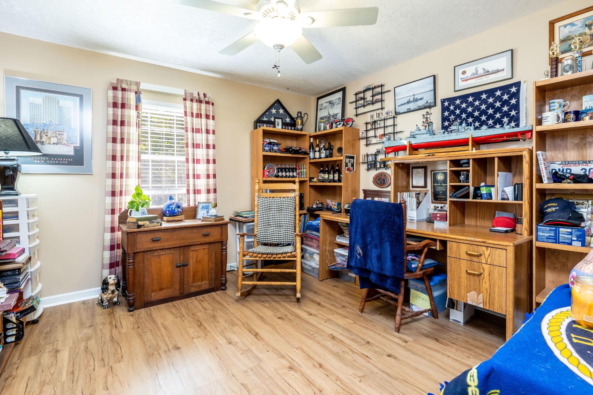 442 Wilaway Road Maryville, TN 37801 - Photo 19 of 37 a room with furniture and wooden floor