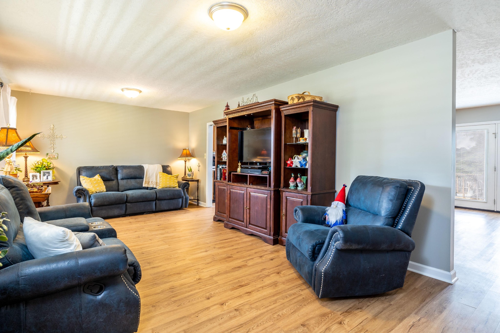442 Wilaway Road Maryville, TN 37801 - Photo 6 of 37 a living room with furniture and a flat screen tv