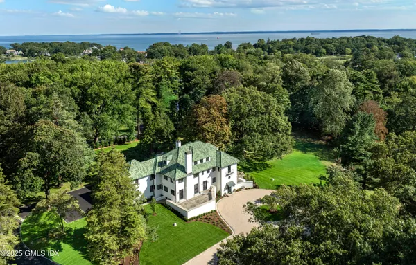 $8,500,000 | 18 Tokeneke Trail, Darien, CT 06820