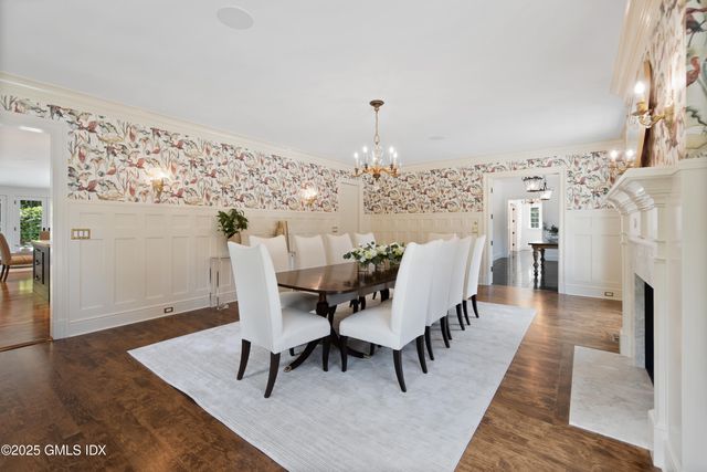 $9,350,000 | 18 Tokeneke Trail, Darien, CT 06820