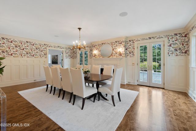 $9,350,000 | 18 Tokeneke Trail, Darien, CT 06820