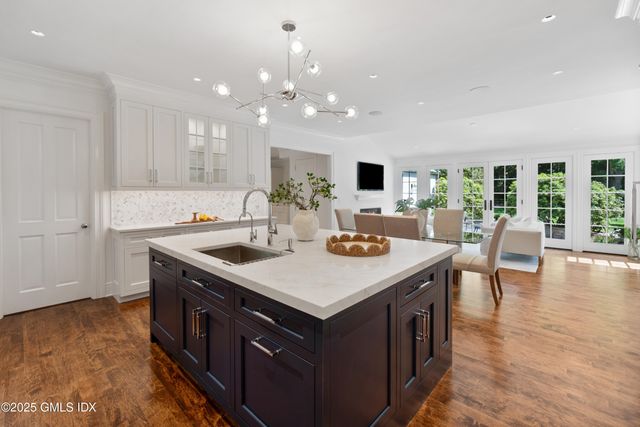 $9,350,000 | 18 Tokeneke Trail, Darien, CT 06820